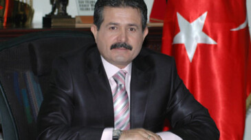 AKP’li belediye başkanı tutuklandı