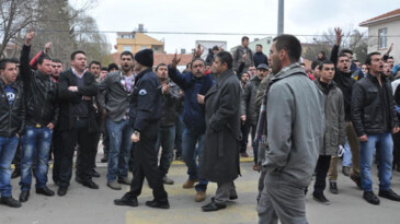 215000 Nüfuslu Sinop’ta BDP’lilere 200 kişilik protesto