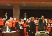 MHP’den Türk Bayraklı İsyan