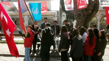 Şehitlerimiz İçin Helva Dağıttılar