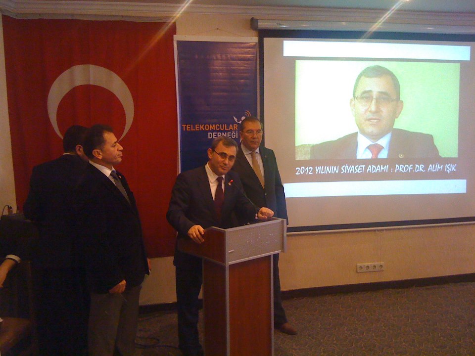 Telekomcular Derneği 2012 Yılının Siyaset Adamı olarak Prof.Dr. Alim IŞIK’ı seçti