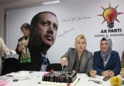 AKP’li kadınlar Erdoğan’a nikahlı gibi….