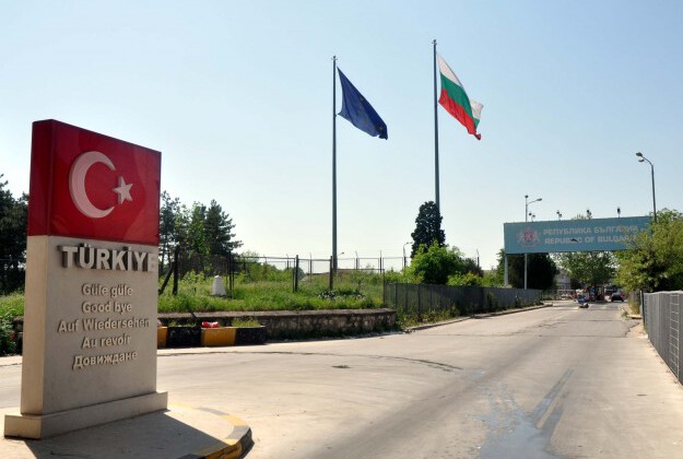 Bulgaristan Türkiye sınırına duvar örecek