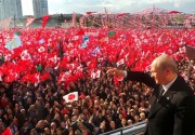 Başbakan’ın demokrasiden anladığı herkesin kendisine biat etmesidir.