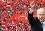 Hilali gölgeleyip Haç’ı parlatan Başbakan ve hükümetidir.