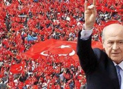 Hilali gölgeleyip Haç’ı parlatan Başbakan ve hükümetidir.