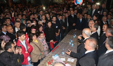 Koçarlı Devlet Bahçeli’yi bağrına bastı.
