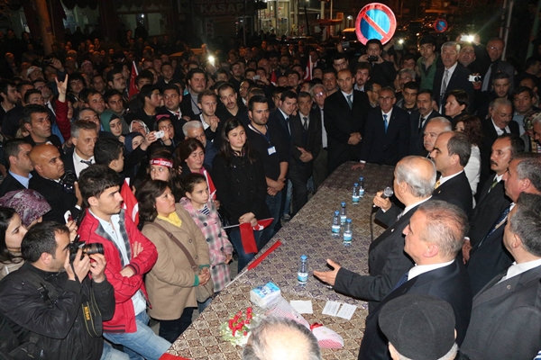 Koçarlı Devlet Bahçeli’yi bağrına bastı.