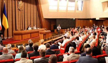 KIRIM BAĞIMSIZLIĞINI ILAN ETTI