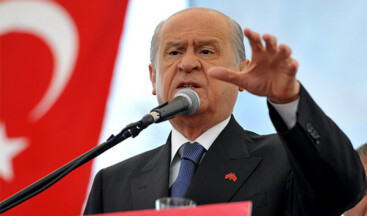 Bahçeli: Başbakan Şeref Yarışında Şerefsizlikle Kaybediyor