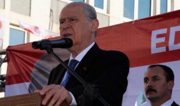BAHÇELI: KÖKLÜ BIR ANAYASA DEĞIŞIKLIĞINE IHTIYAÇ VAR