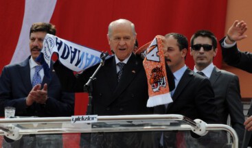 BAHÇELI: YOLSUZLUK VE RÜŞVET KANSER GIBIDIR, TOPLUMU ÇÜRÜTÜR, DEVLETI ÇÖKERTIR