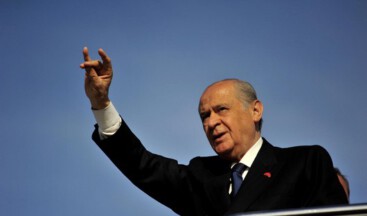 BAHÇELI: EĞER BUNLARIN ALAYINA KOMPLO DIYORSAN SENIN IKTIDARIN DA KOMPLODUR