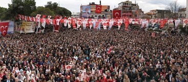 BAHÇELI: ANDIMIZI BIR TALIMATLA ÇOCUKLARIMIZA TEKRAR ŞEREFLE OKUTMAZSAM NAMERDIM