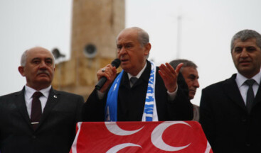 BAHÇELI: “YIYENLER ILE YEMEYENLERIN KAVGASI”