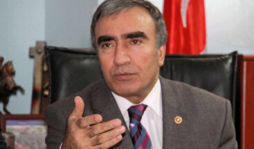 MHP’LI ÖZTÜRK: EMNIYET MÜDÜRÜ ARKA AYAĞIYLA KULAĞINI KAŞIMASIN