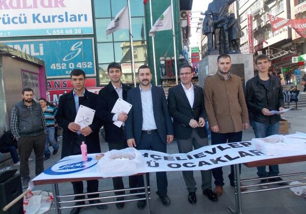 Bahçelievler Ülkü Ocaklarından Kutlu Doğum Etkinliği