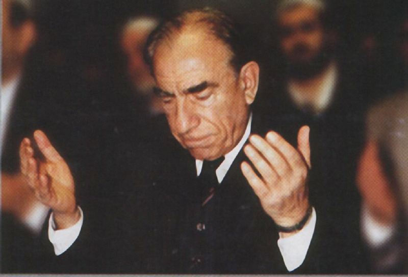 Dr. Hayati BİCE: Pîrimiz Yesevî ve Başbuğumuz Türkeş