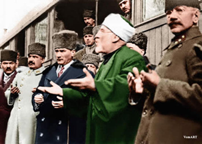 ATATÜRK’TE BİRLEŞMEKTEN BAŞKA ÇIKIŞ  YOLU YOK