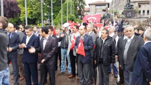 AFYON ÜLKÜ OCAKLARI BAYRAK YÜRÜYÜŞÜ DÜZENLEDİ