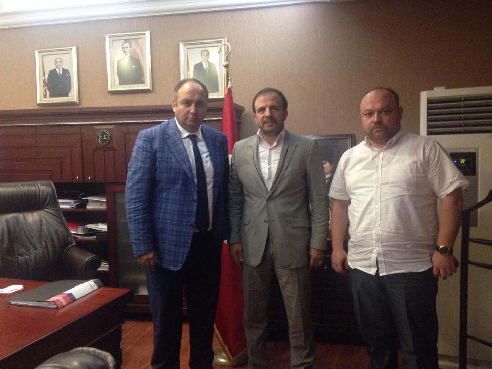 ÜLKÜCÜLER EL ELE YÜRÜYORUZ HEDEFE