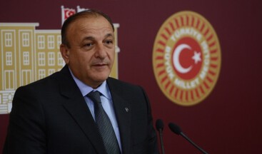 İçeride bayrağımız indiriliyorsa dışarıda da birileri toprağımıza, toprağımızdaki dalgalanan bayrağa el uzatmaya cesaret eder.