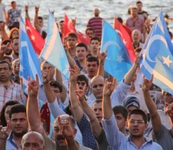 İzmir Ülkü Ocakları “Gök-Bayrak Yürüyüşü”