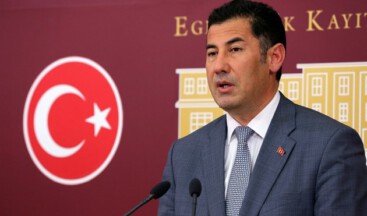 “Başbakan dün itibarıyla Başbakan değildir. Derhal istifa etmelidir”