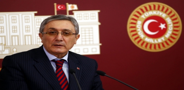 “KES YAPIŞTIR REFORM PAKETLERİ SADECE DOLARA YARIYOR”