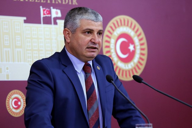 Yılmaz, “İtibar, sarayla, şatafata olmaz; ilimle, irfanla, ahlakla olur”
