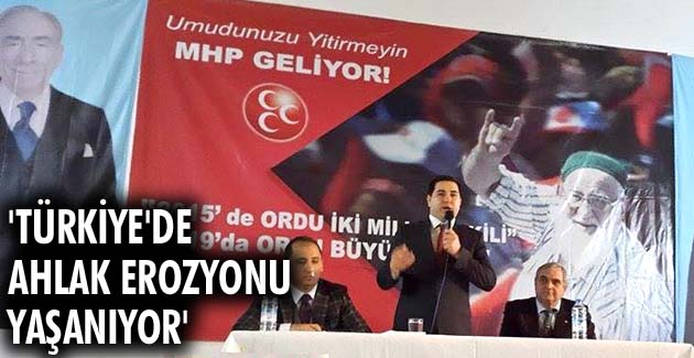 ‘Türkiye’de ahlak erozyonu yaşanıyor’