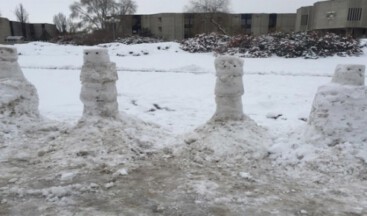 MECLİS BAHÇESİNDE 4 KARDAN BAKAN