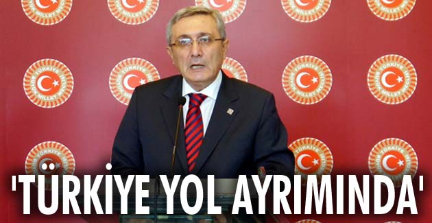 Türkiye yol ayrımında