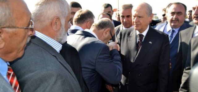 MHP Lideri Devlet Bahçeli İçin Çiçekli Karşılama
