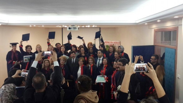 MHP ADANA İL KADIN KOLLARI ÜYELERİ EKONOMİ VE SİYASET EĞİTİMİNİ TAMAMLADI