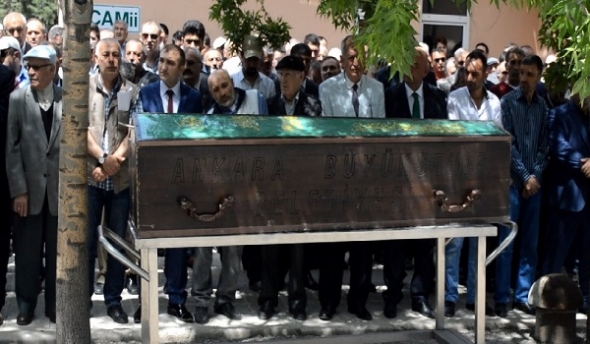 ÜLKÜCÜ ŞEHİDİN BABASI VEFAT ETTİ, ÜLKÜCÜLER UNUTMADI