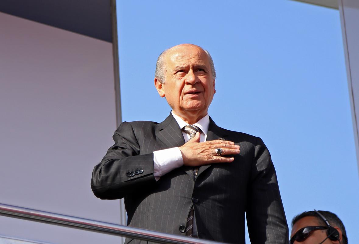 ERDOĞAN ZENGİNLEŞTİ, DAVUTOĞLU EL ETEK ÖPTÜ; SİZLER BORÇLANDINIZ
