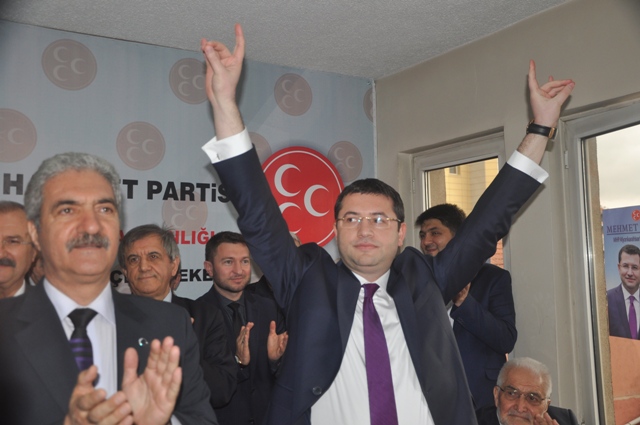 Parsak’tan, Ürün’e ince siyasi gol!