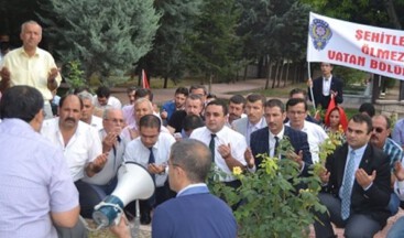 Ülkücü İşçiler Derneği Şehitlerimizi Dualarla Andı