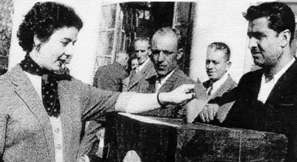 ‘YETER Kİ TÜRK KADINI İNANSIN’