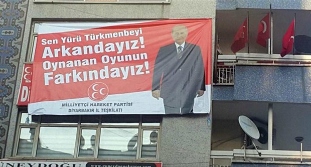 Diyarbakır’dan Bahçeli’ye pankartlı destek