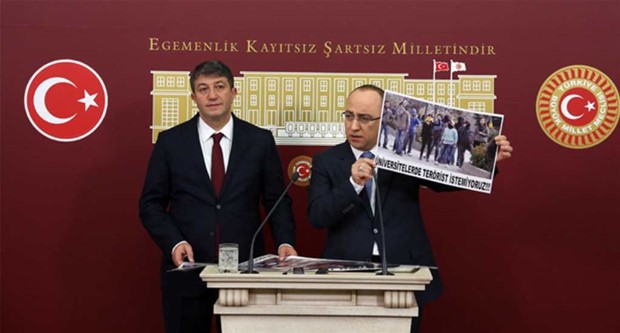 Hükümet Sur’dakine Benzer Mücadeleyi Üniversitelerde de Yapmalı