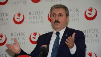 Destici: Davutoğlu taşeron işçilere kadro verecekti, kendisi işsiz kaldı.