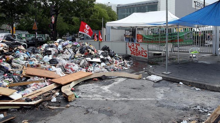Fransa çöp içinde boğuluyor