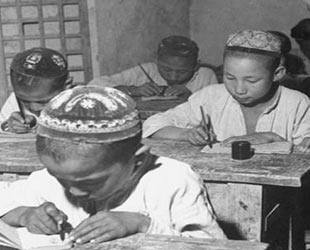 DOĞU TÜRKİSTAN’DA İLK OSMANLI-TÜRK OKULLARININ AÇILMASI