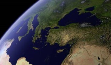 SARKACIN UCUNDAKİ TÜRKİYE