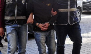 Türk bayrağını aşağılayarak indiren cezasız kalmadı