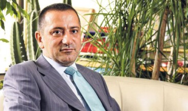Fatih Altaylı “Gönül Dostları” nın Maskesini İndirdi 