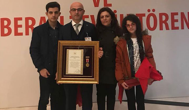 Aldığı madalyayı Afrin şehitlerine ithaf etti