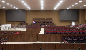 Darbeciler yaralı vatandaşı tekmelemiş